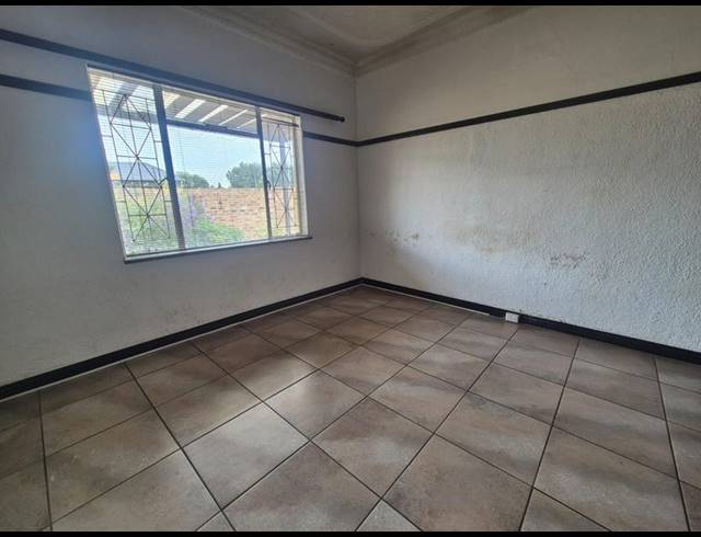 3 BEDROOM HOUSE FOR SALE IN FLORENTIA